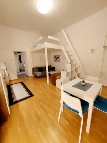  Cozy Vienna City Apartment 40m2 in central & beautiful family area right at subway & park in Wien
