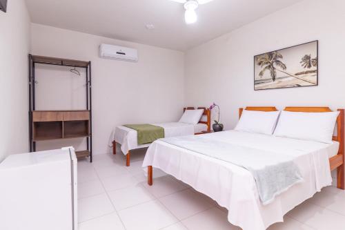 1 double bed, 1 twin bed
