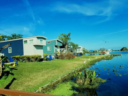 Orlando Lakefront Tiny Houses - image 3