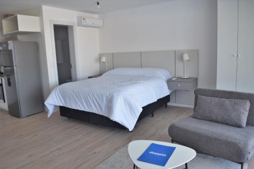 1 queen bed, 2 sofa beds