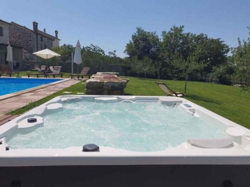 Karstais baseins, Apartment in Porec - Istrien 43262 in Veleniki