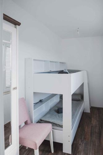 Apartment image 10