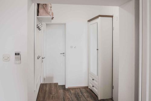 Apartment image 9