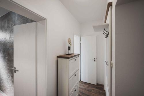 Apartment image 5