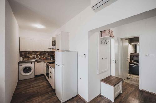 Apartment image 5