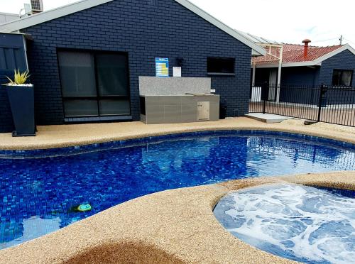 Yüzme havuzu, Addison Motor Inn in Shepparton