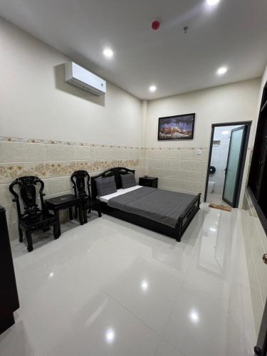 Standard Double Room image 4