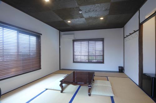 Japanese-Style Room