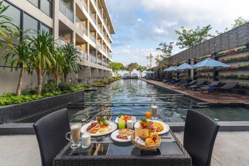 Food and beverages, Golden Tulip Pattaya Beachfront Resort near Blue Siam