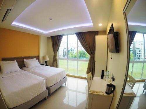room detail thumbnail 1