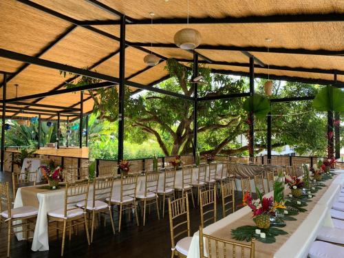 Restaurant, Yuli Hotel in Uvita