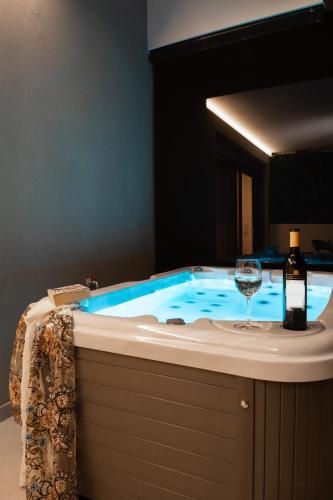 Incanto Boutique Suites - Neos Kosmos - image 12