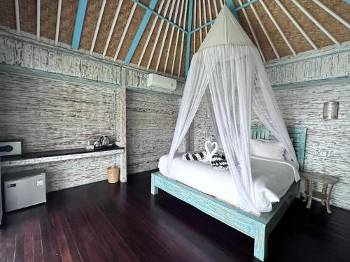 Ombak Bay Lembongan 4