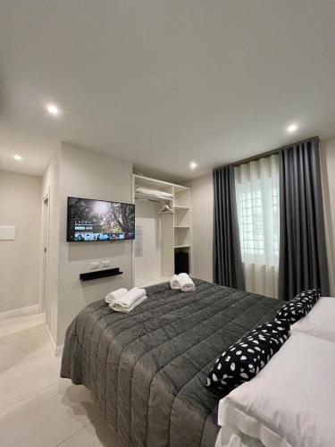 2 twin beds