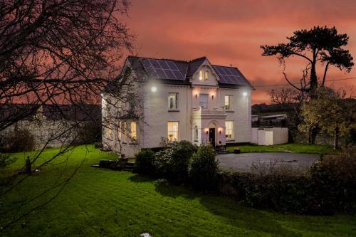 A szálláshely kívülről, Caemorgan Mansion in Cardigan
