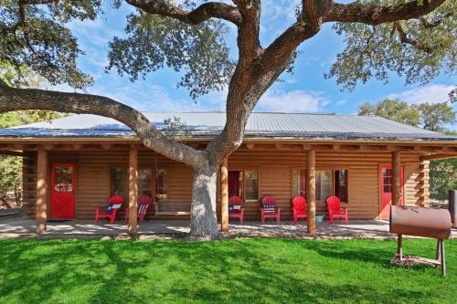 Wimberley Log Cabins Resort and Suites- Unit 1 in Wimberley, USA