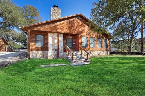 Wimberley Log Cabins Resort and Suites- The Oak Lodge Wimberley