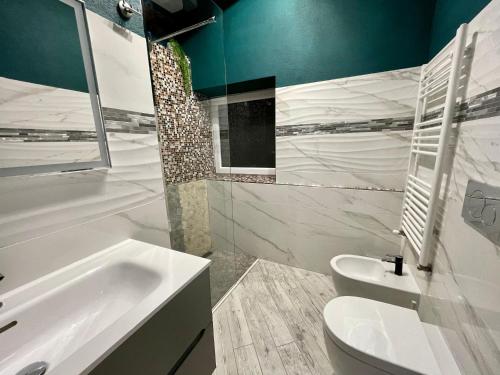 Double Room with Private Bathroom image 6
