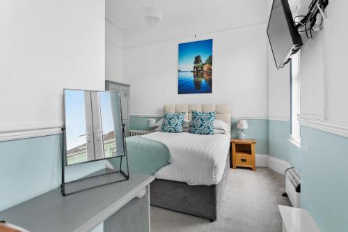 Double Room with Balcony and Sea View