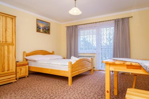 Deluxe Double Room (2 Adults + 1 Child)