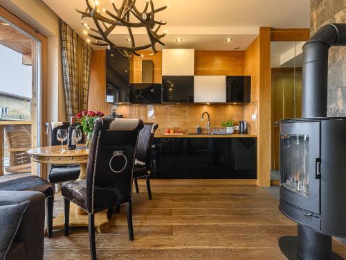 Superior Apartment image 2