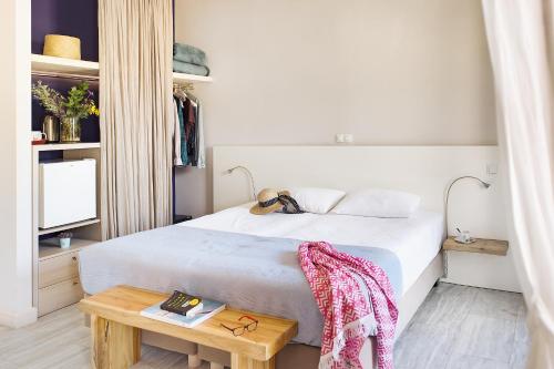 Suite with Sea View image 5