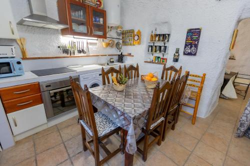 virtuve, Casa cueva con encanto in Terque
