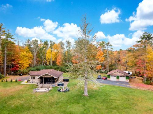 Lake Garden Cottage 22 Acres Boats Hot Tub