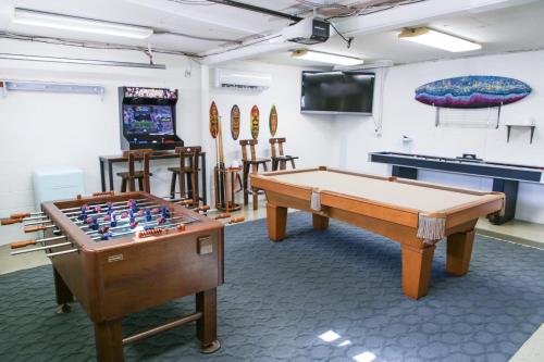 Pool & Hot Tub Home w Game Room! 1 Mile to Beach! in Jacksonville Beach, USA