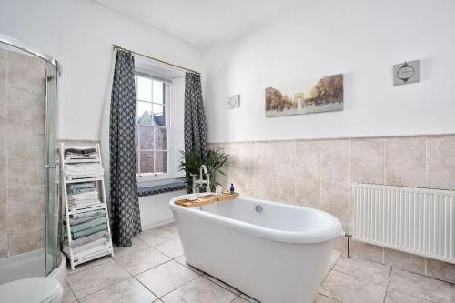 浴室, Georgian townhouse in centre of Perth in 珀斯市中心