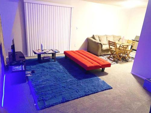 Modern 1 BR APT w/ Pool, Tennis court, Wi-Fi, & AC