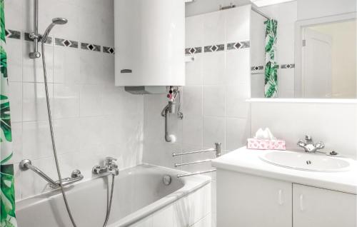 Two-Bedroom Apartment image 7