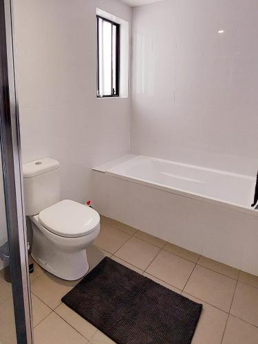 Shared Bright and Cozy Room in Parramatta CBD - close to everything