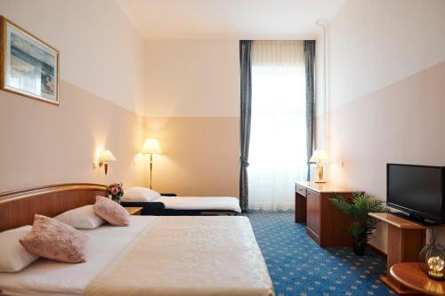 Hotel Lovran - image 12