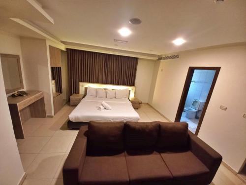 盧傑恩套房酒店 (Lujain Hotel Suites                                                                         ) in 亞祖茲
