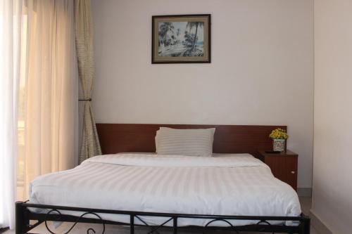 Double Room image 3