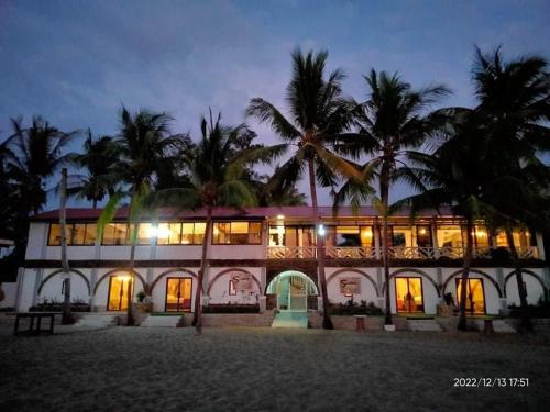 Sunbloom Beachfront Hotel and Restaurant