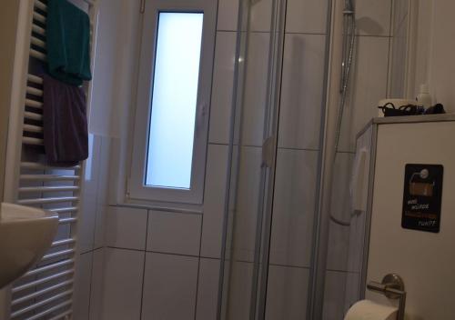 Bathroom, Hotel Sonnenschein - Spielerei im Sonnenschein in Dahme