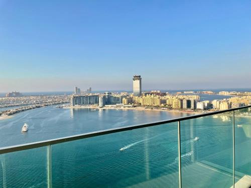Dar Vacation - Best Magnificent Front Palm View 2BR Apartment, Dubai (photo 5)