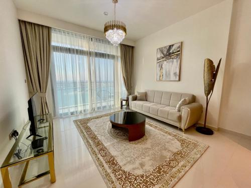 Dar Vacation - Best Magnificent Front Palm View 2BR Apartment, Dubai (photo 2)