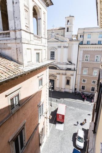 Sunny Apartment Navona Square - image 2