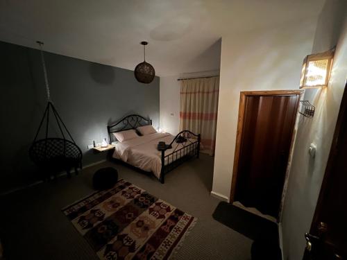 Double Room with Private Bathroom image 8