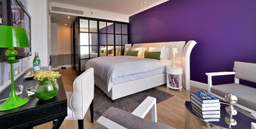 room detail thumbnail 0