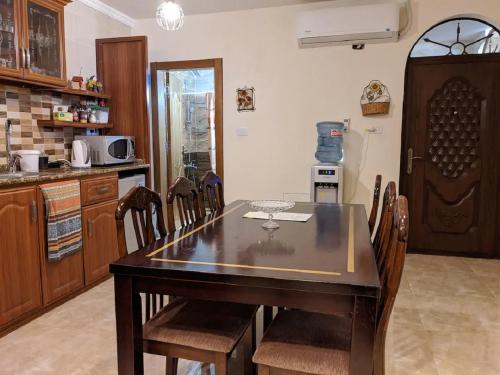 Apartment with Mountain View image 5