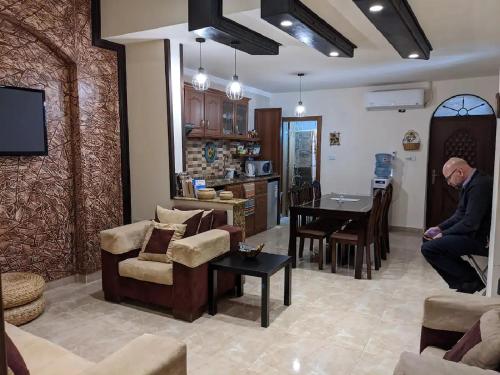 Apartment with Mountain View image 9