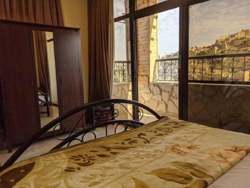Apartment with Mountain View image 7