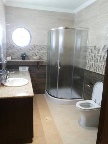 One-Bedroom Apartment image 3