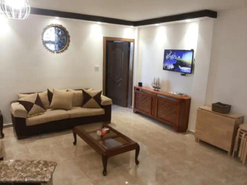 Apartment with Mountain View image 3