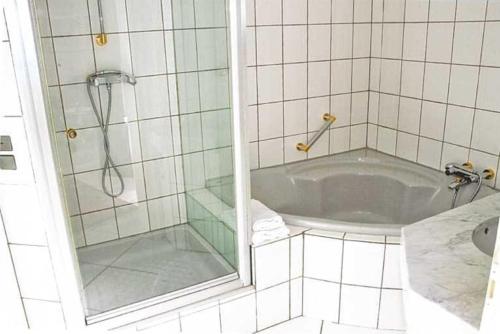 Hotel am Schenkelberg - image 5