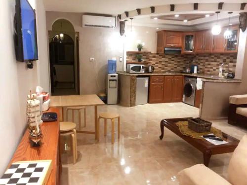 Apartment with Mountain View image 4